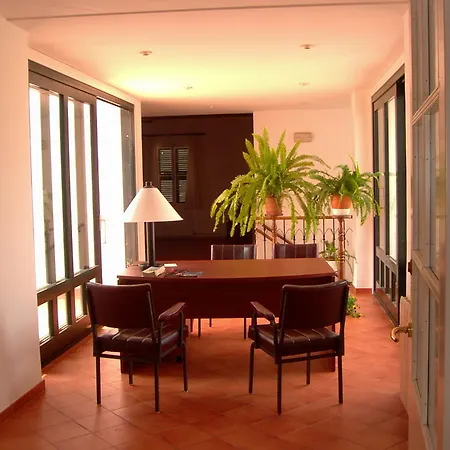 Vandrerhjem Grupoandria El Claustre De - Hospederia *