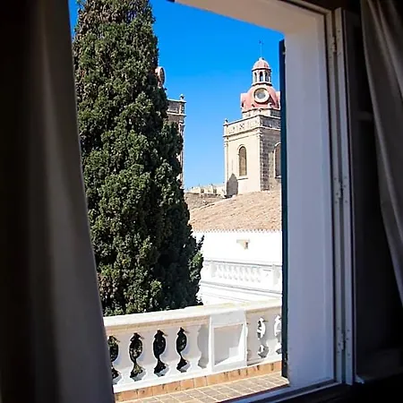 El Claustre De *