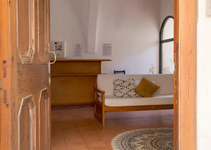 Grupoandria El Claustre De - Hospederia אכסניה סיוטאדלה