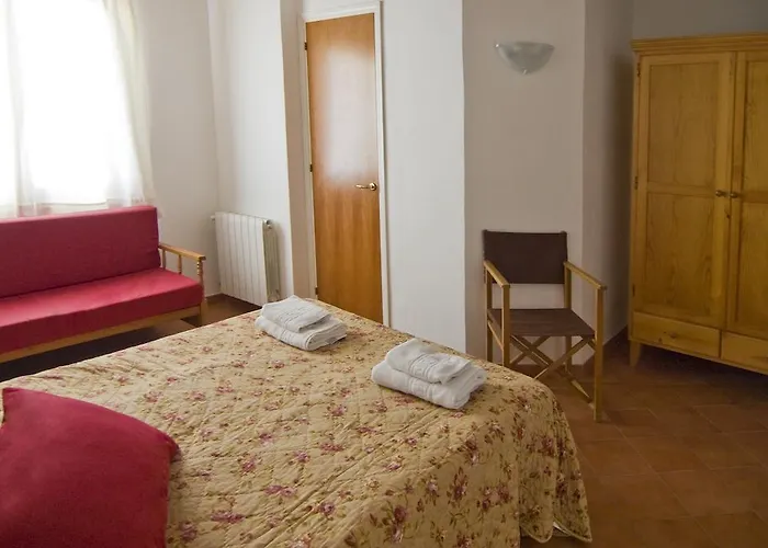 Grupoandria El Claustre De - Hospederia אכסניה סיוטאדלה